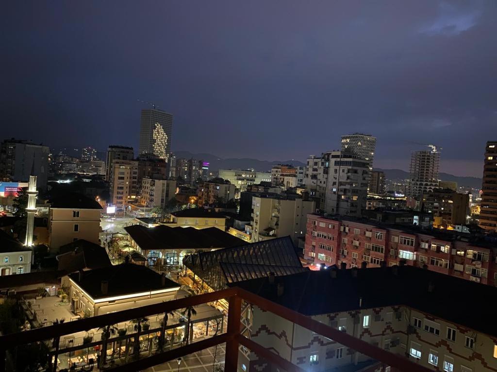 @Bazaar2 Apartment Tiranë Luaran gambar
