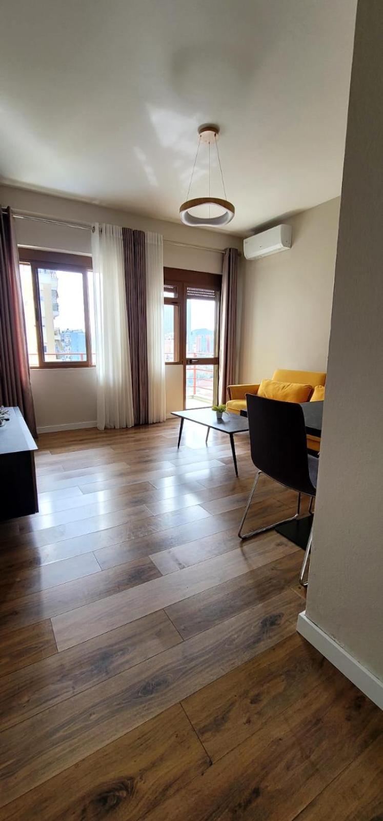 @Bazaar2 Apartment Tiranë Luaran gambar